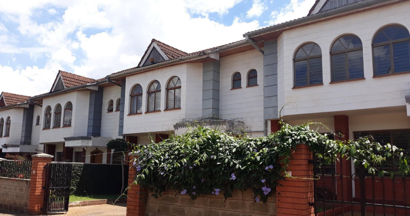 Corner Unit Townhouse with Sunken Living & DSQ - Westlands
