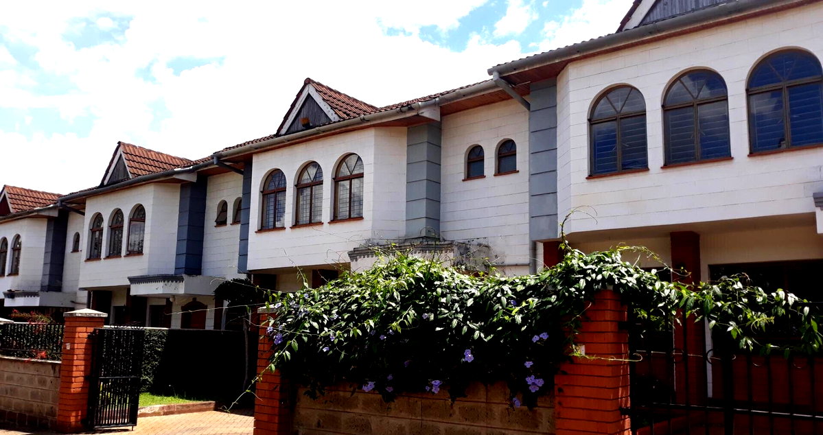 Corner Unit Townhouse with Sunken Living & DSQ - Westlands
