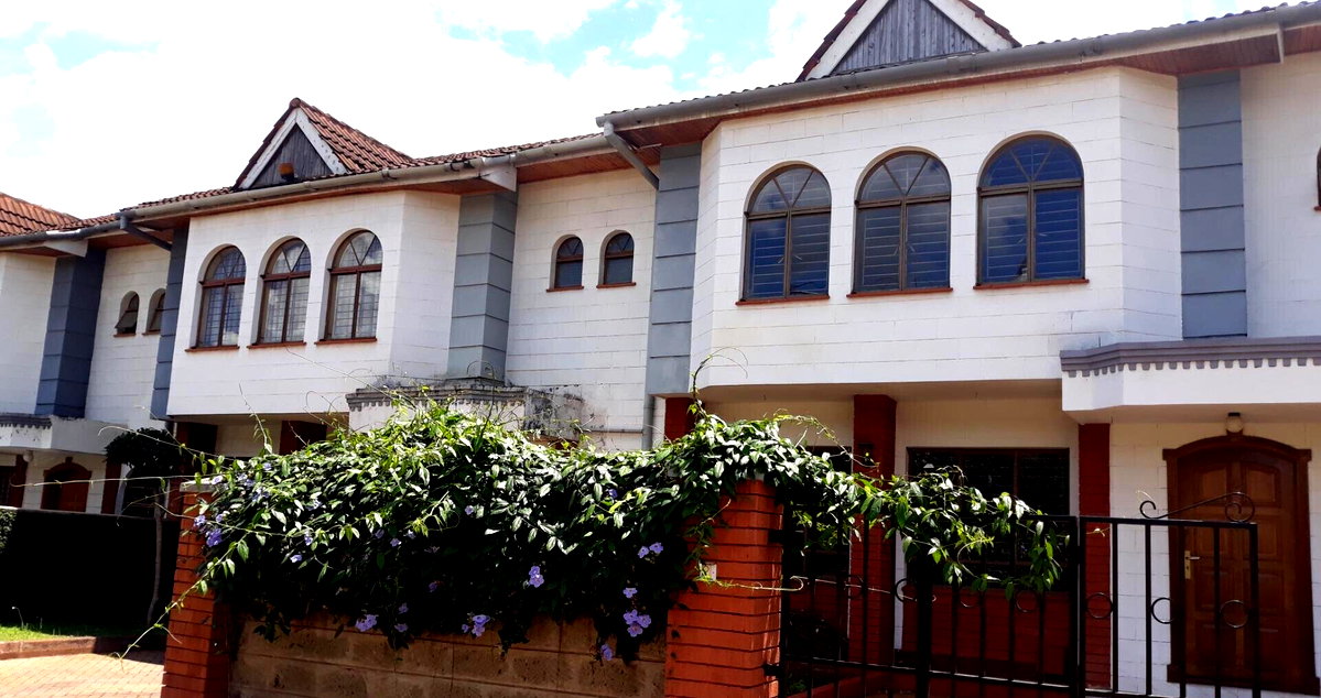 Corner Unit Townhouse with Sunken Living & DSQ - Westlands