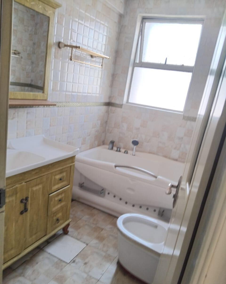 3BR with Balcony & Backup Power - Kileleshwa