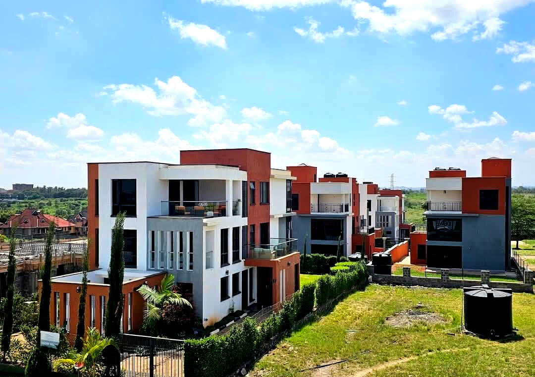 4BR Villa with Double-Volume Lounge & Solar Panels - Membley