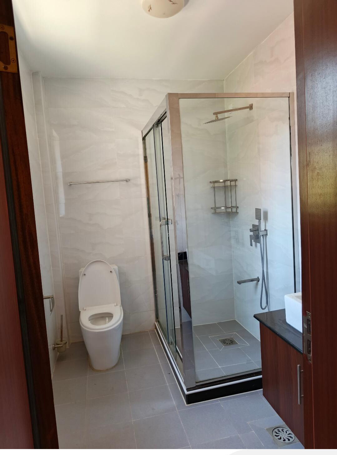 Charming 5-Ensuite Townhouse with Fireplace & DSQ - Lavington