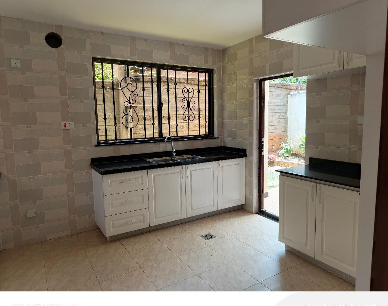 Charming 5-Ensuite Townhouse with Fireplace & DSQ - Lavington