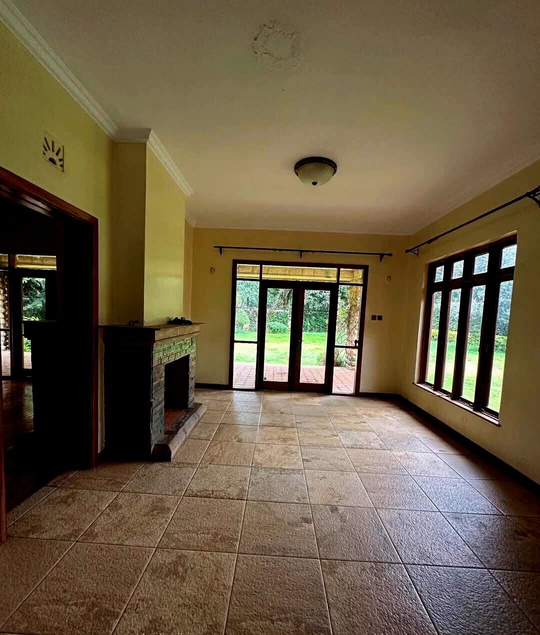 5-Bed Townhouse with Breakfast Area & DSQ – Karen Gated Community