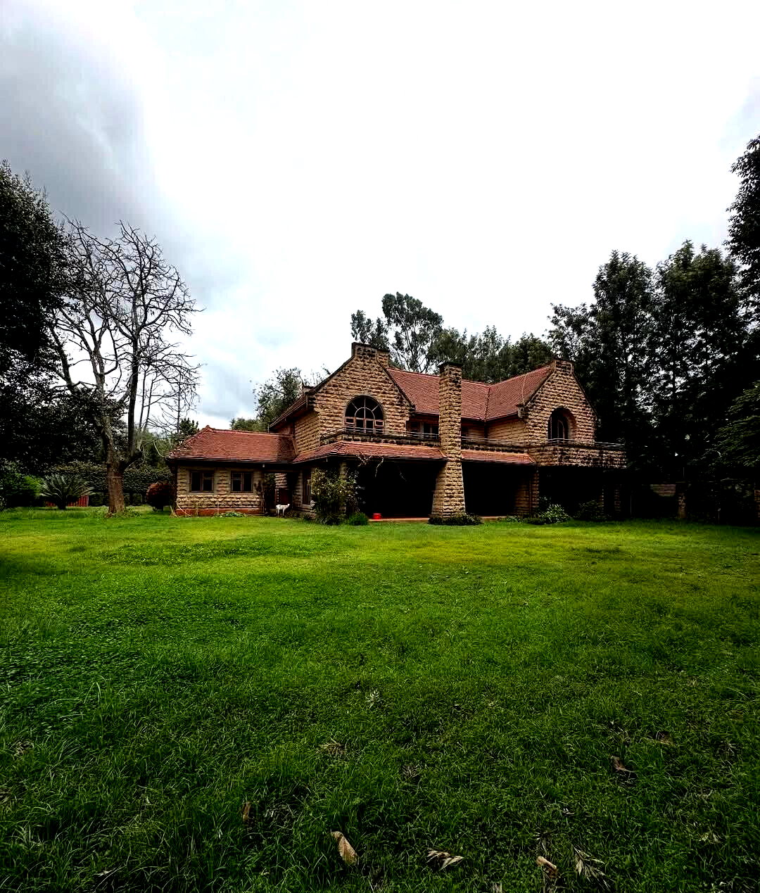 5-Bed Townhouse with Breakfast Area & DSQ – Karen Gated Community