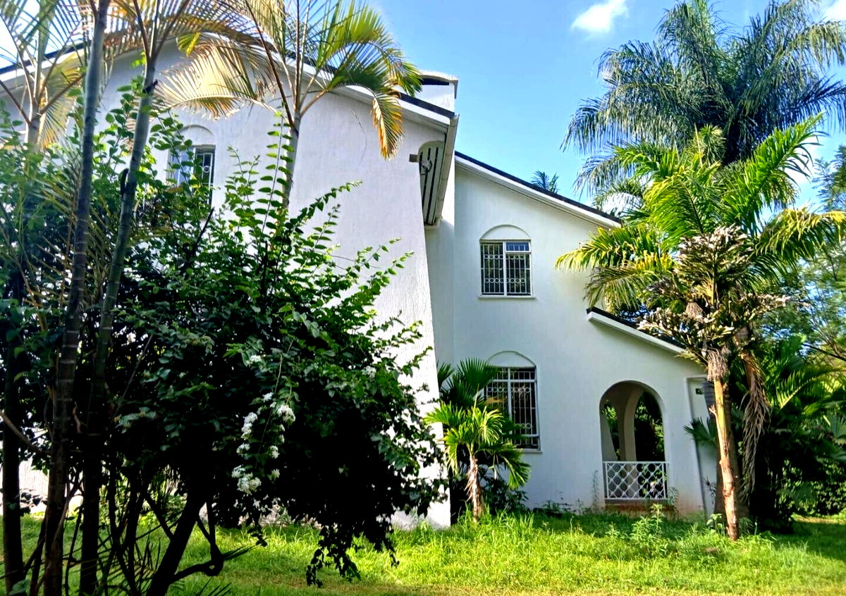 Newly Built 5BR All-Ensuite Townhouse on Half Acre - Runda
