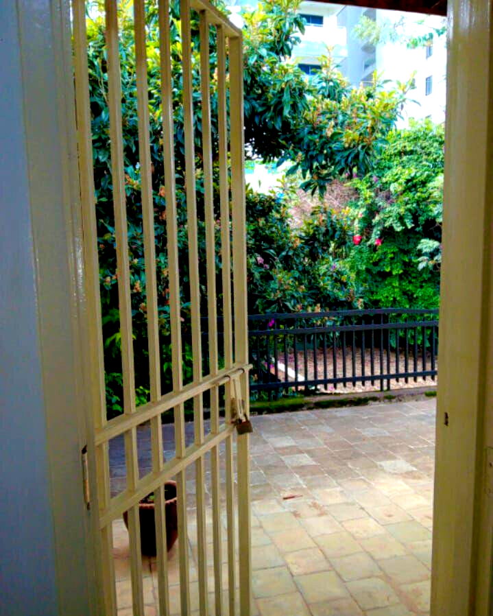 3BR Maisonette with Fireplace & Private Garden - Kilimani