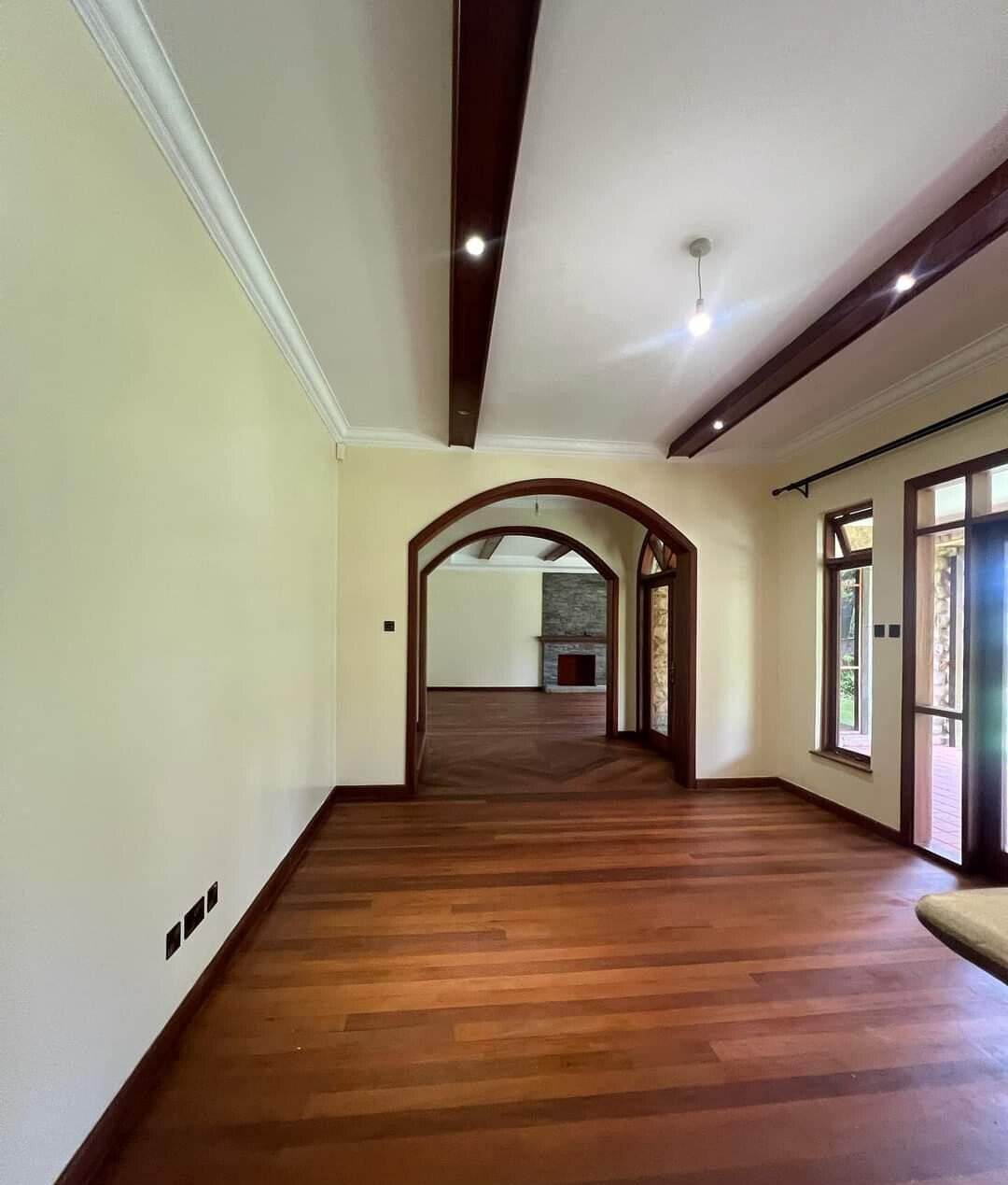 5-Bed Townhouse with Study, 4 Fireplaces & Clubhouse – Karen