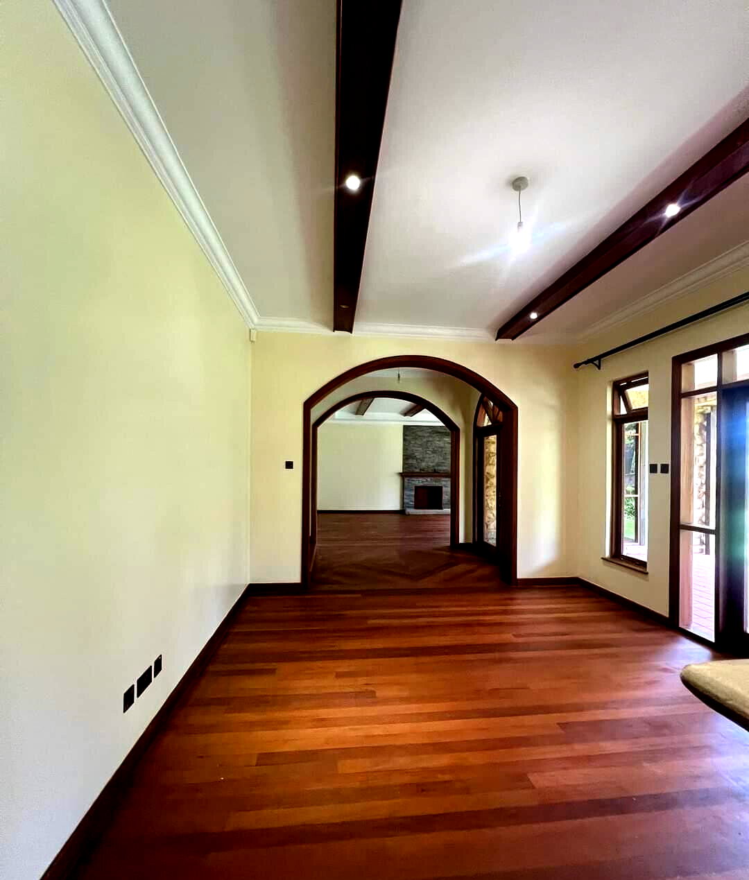 5-Bed Townhouse with Study, 4 Fireplaces & Clubhouse – Karen