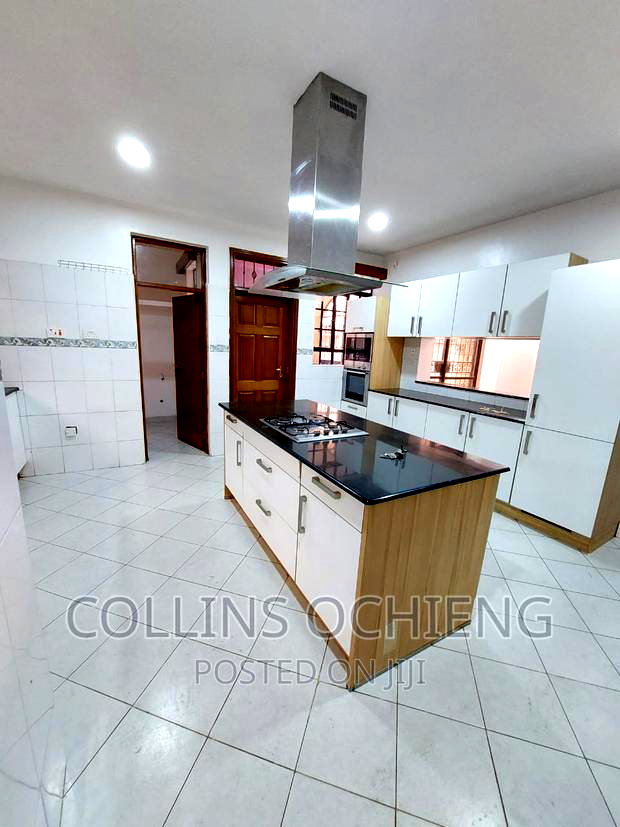 5bdrm Maisonette in Lavington for sale