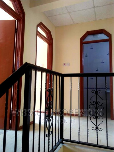 3bdrm Mansion in Quarry Road, Viraj Area for rent - Image 12