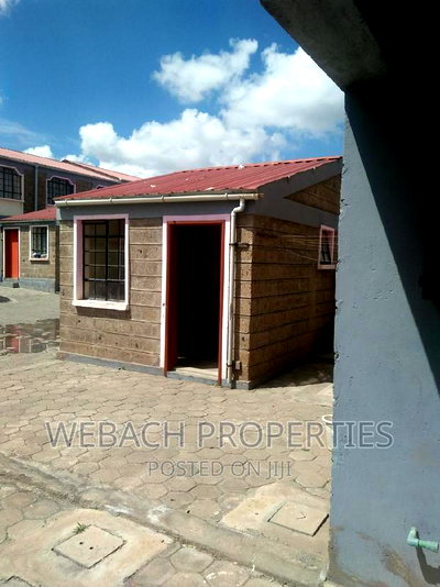 3bdrm Mansion in Quarry Road, Viraj Area for rent - Image 13