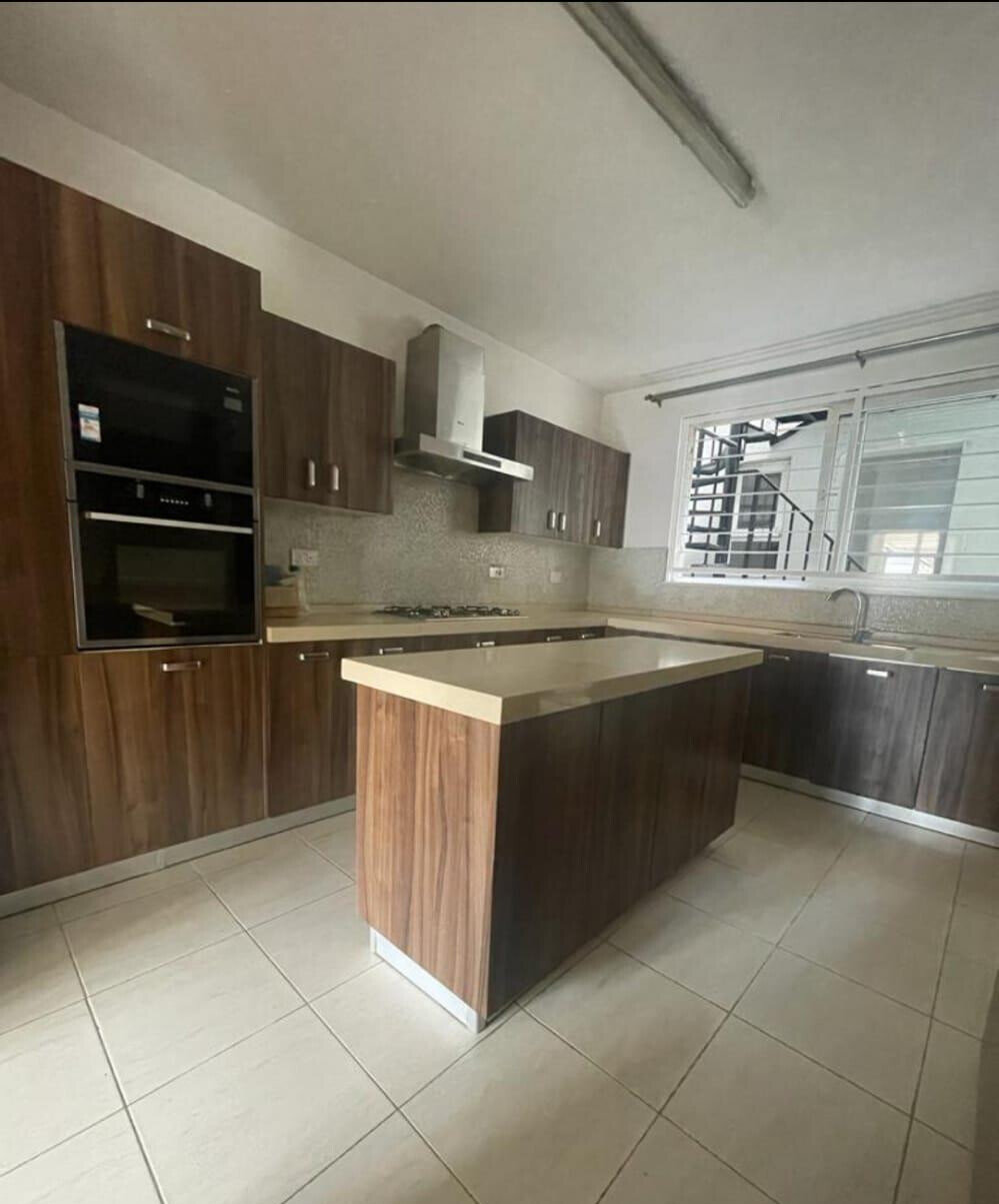 Architectural Masterpiece with 5 En-Suites & Tenant Income - Lavington