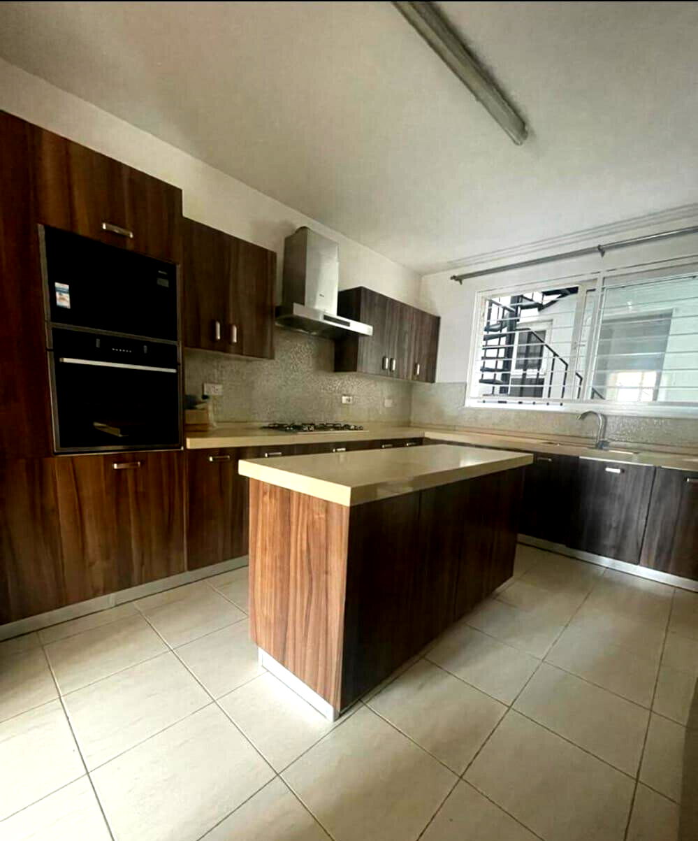Architectural Masterpiece with 5 En-Suites & Tenant Income - Lavington
