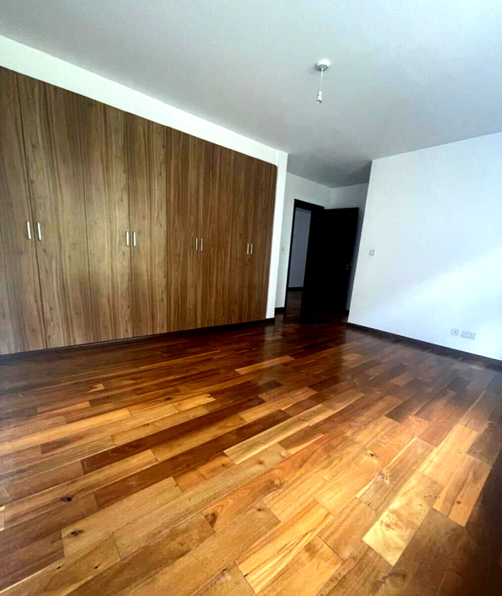 Architectural Masterpiece with 5 En-Suites & Tenant Income - Lavington