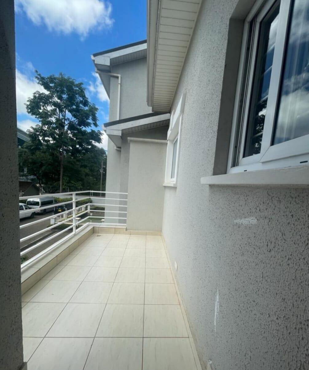 Architectural Masterpiece with 5 En-Suites & Tenant Income - Lavington