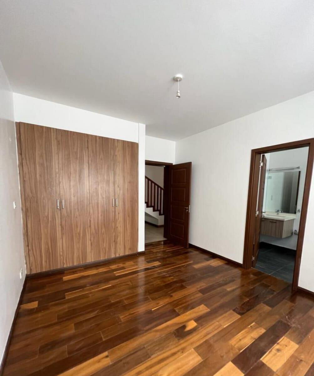 Architectural Masterpiece with 5 En-Suites & Tenant Income - Lavington