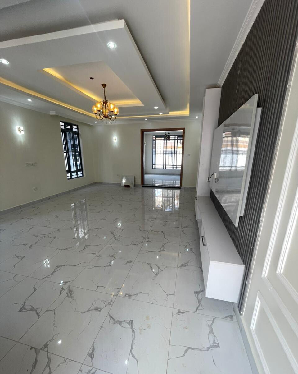 5BR All-Ensuite Townhouse with SQ - Mugutha, Ruiru