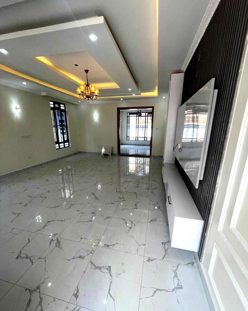 5BR All-Ensuite Townhouse with SQ - Mugutha, Ruiru