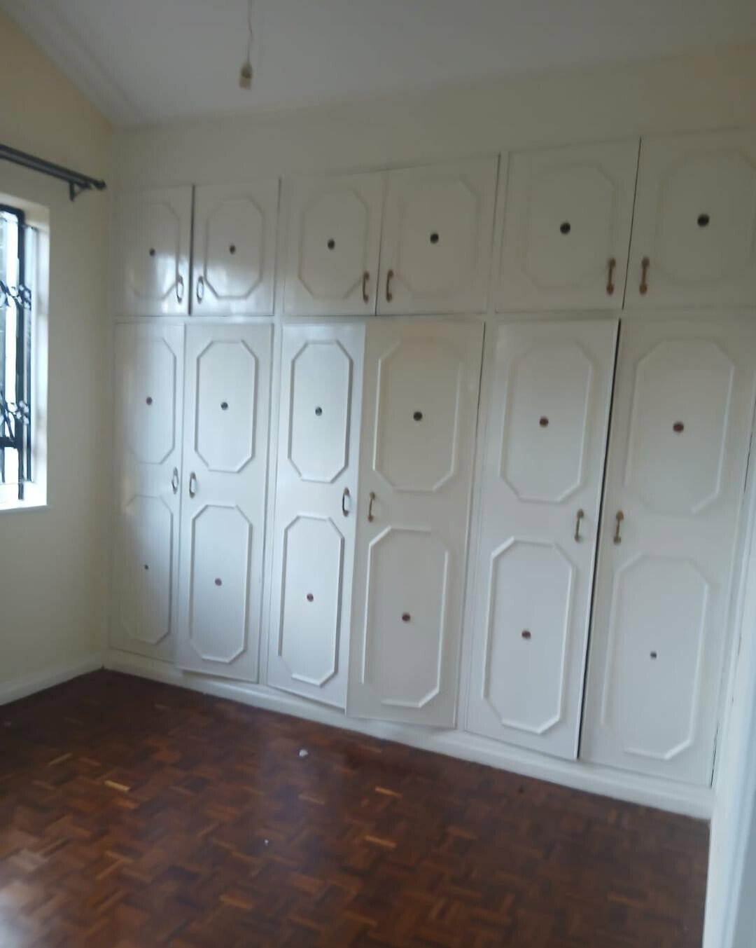 Half Acre 5BR Haven at KSh 300K