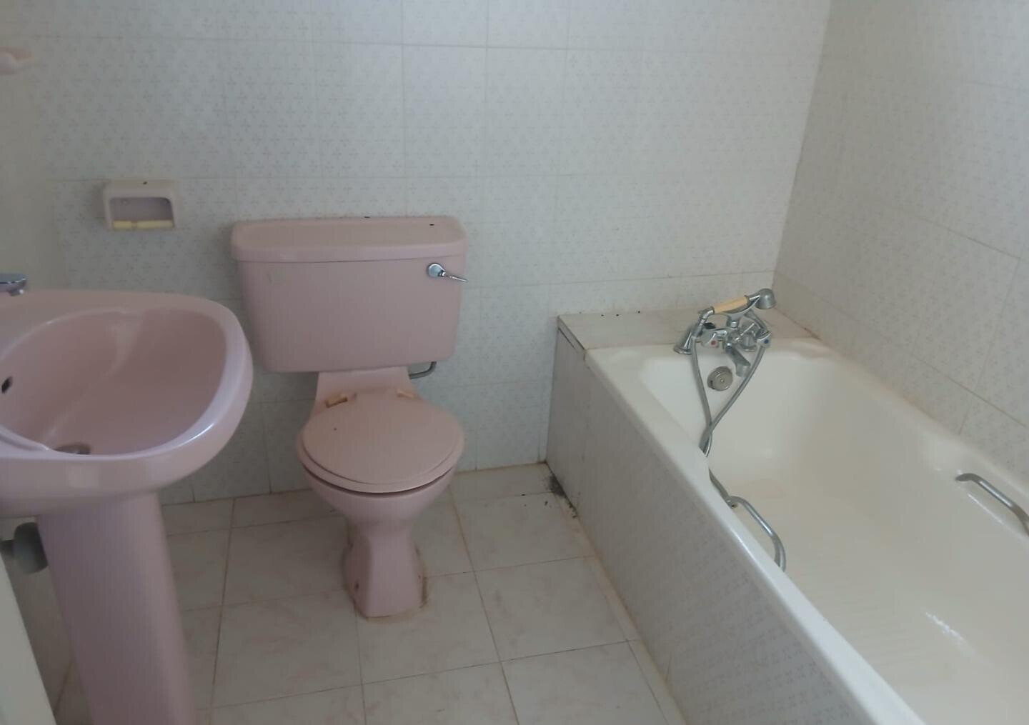 Half Acre 5BR Haven at KSh 300K