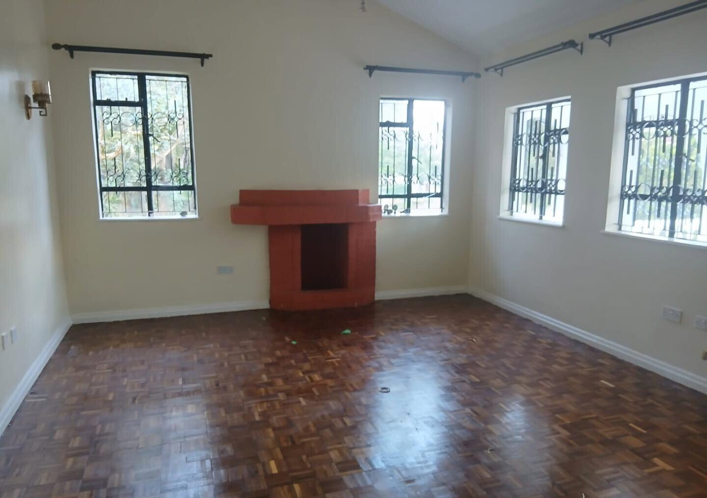 Half Acre 5BR Haven at KSh 300K