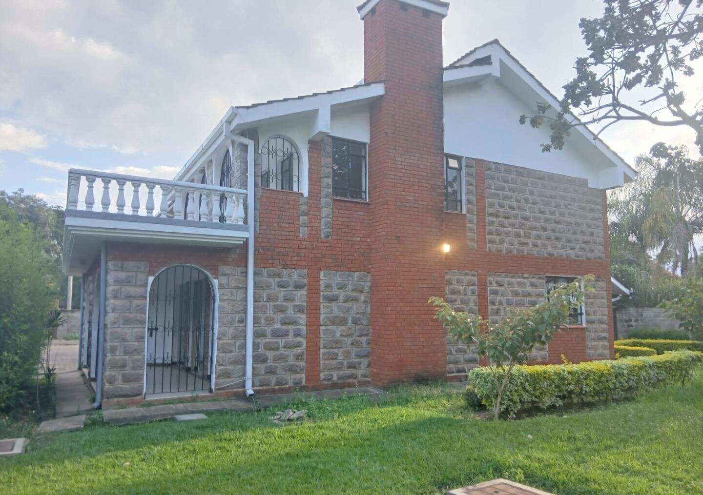 Half Acre 5BR Haven at KSh 300K