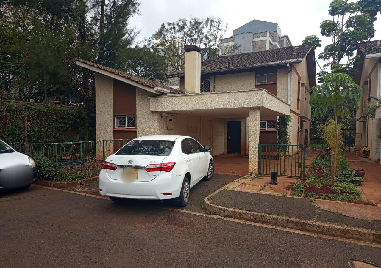 4-Bed Maisonette with DSQ & Pantry - Lavington