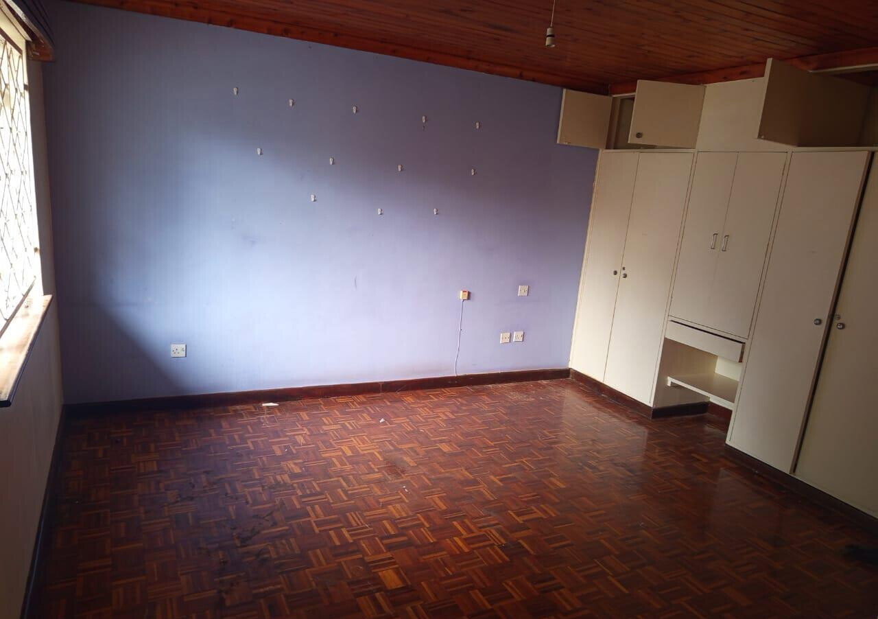 4-Bed Maisonette with DSQ & Pantry - Lavington