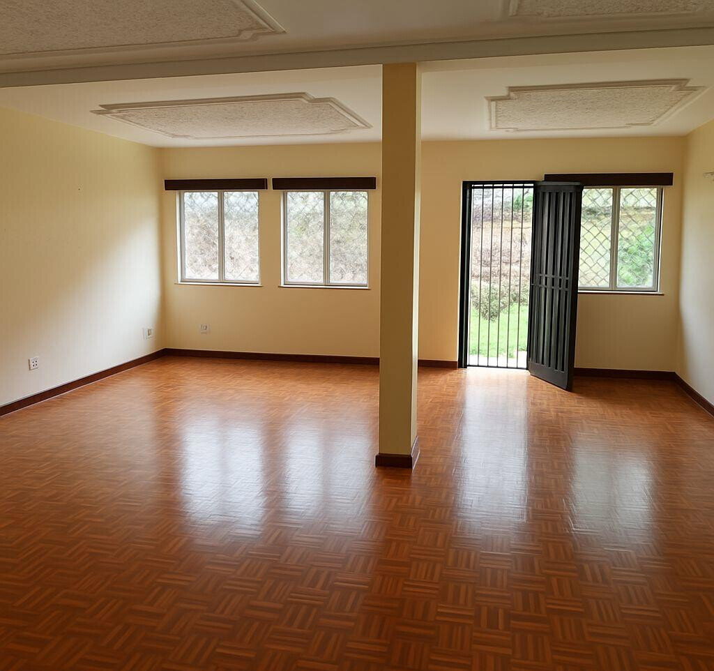 4-Bed Maisonette with DSQ & Pantry - Lavington