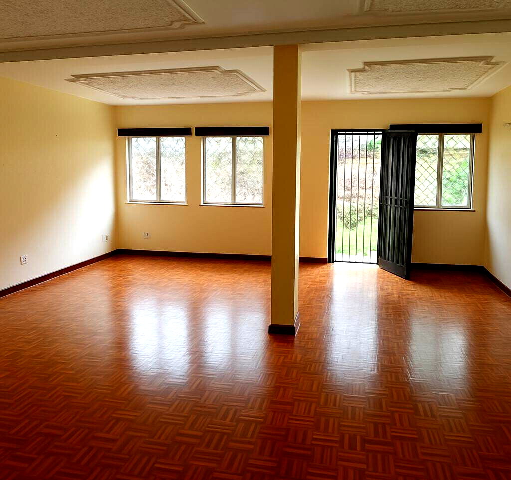 4-Bed Maisonette with DSQ & Pantry - Lavington