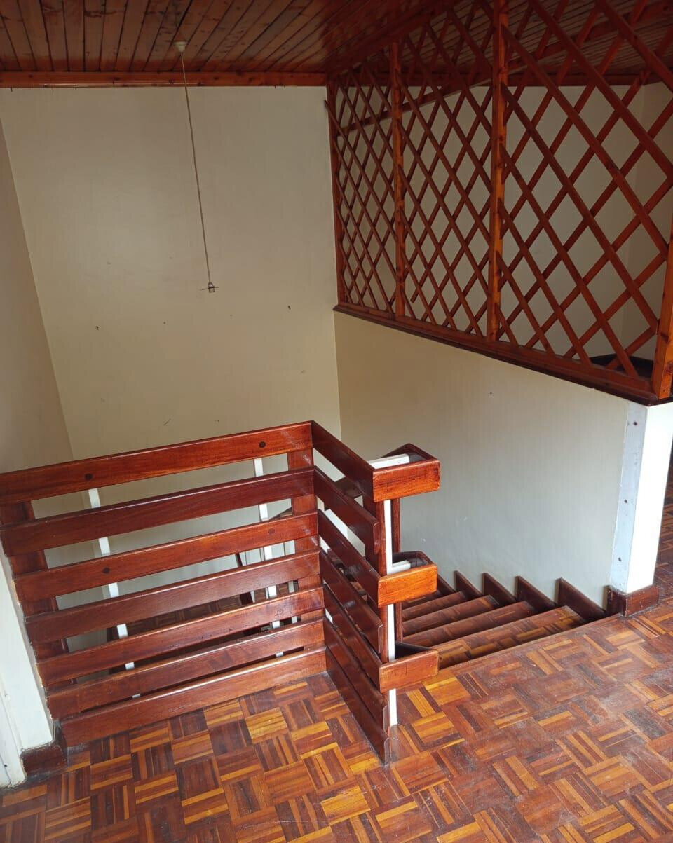 4-Bed Maisonette with DSQ & Pantry - Lavington