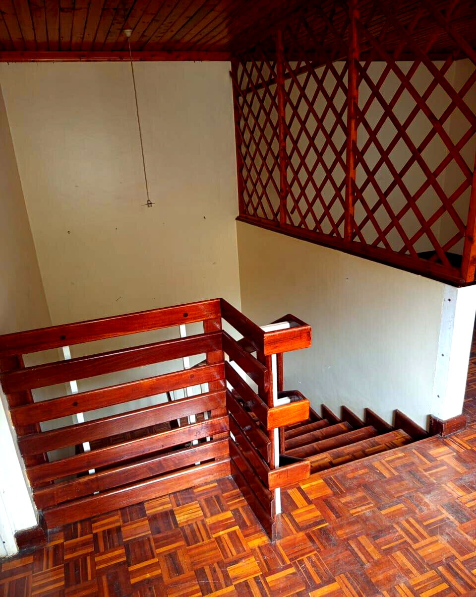 4-Bed Maisonette with DSQ & Pantry - Lavington