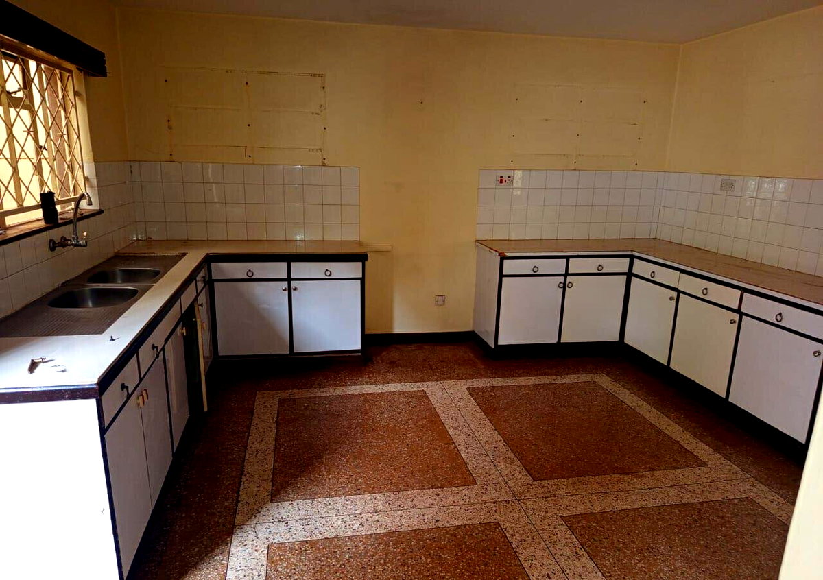 4-Bed Maisonette with DSQ & Pantry - Lavington