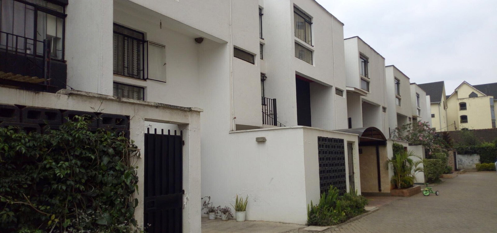 5BR Townhouse with Office & DSQ in 6-Unit Court - Kileleshwa