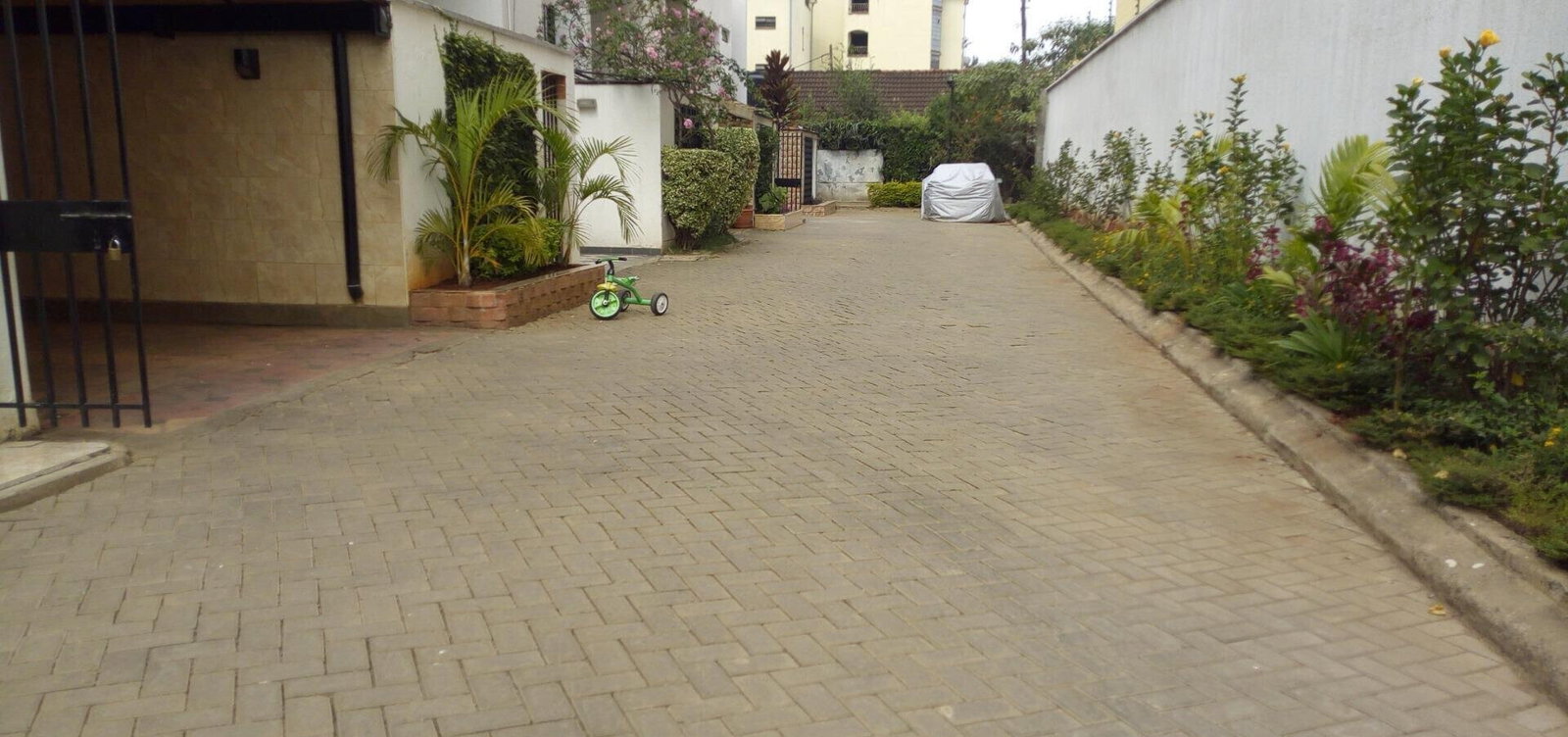 5BR Townhouse with Office & DSQ in 6-Unit Court - Kileleshwa