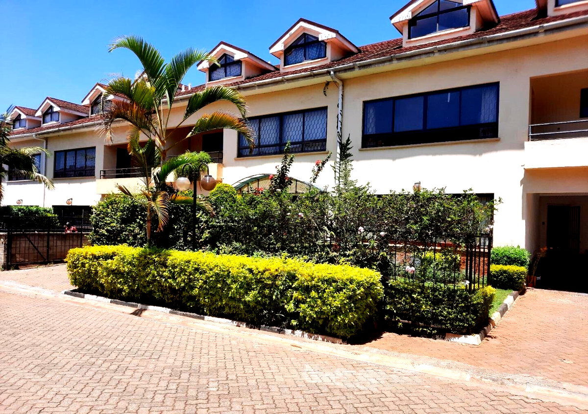 5-Ensuite Townhouse with DSQ & Flower Garden - Lavington