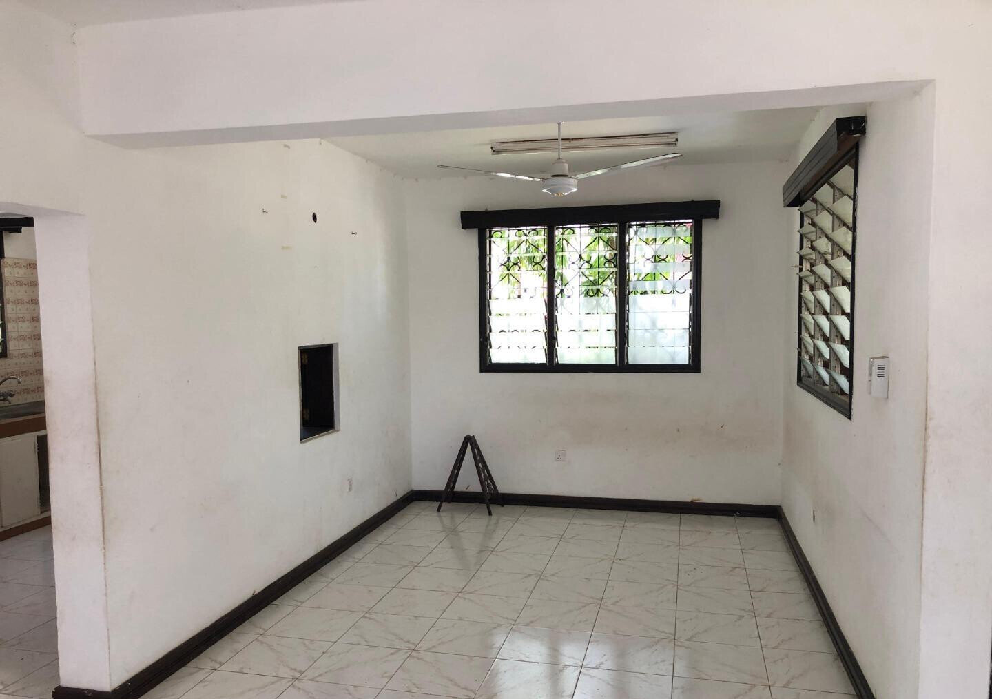 Quarter Acre 3BR Haven with Garden