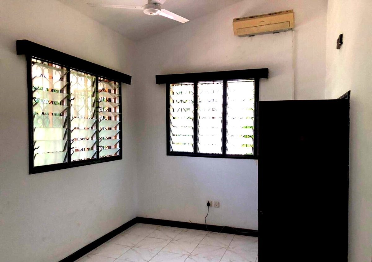 Quarter Acre 3BR Haven with Garden