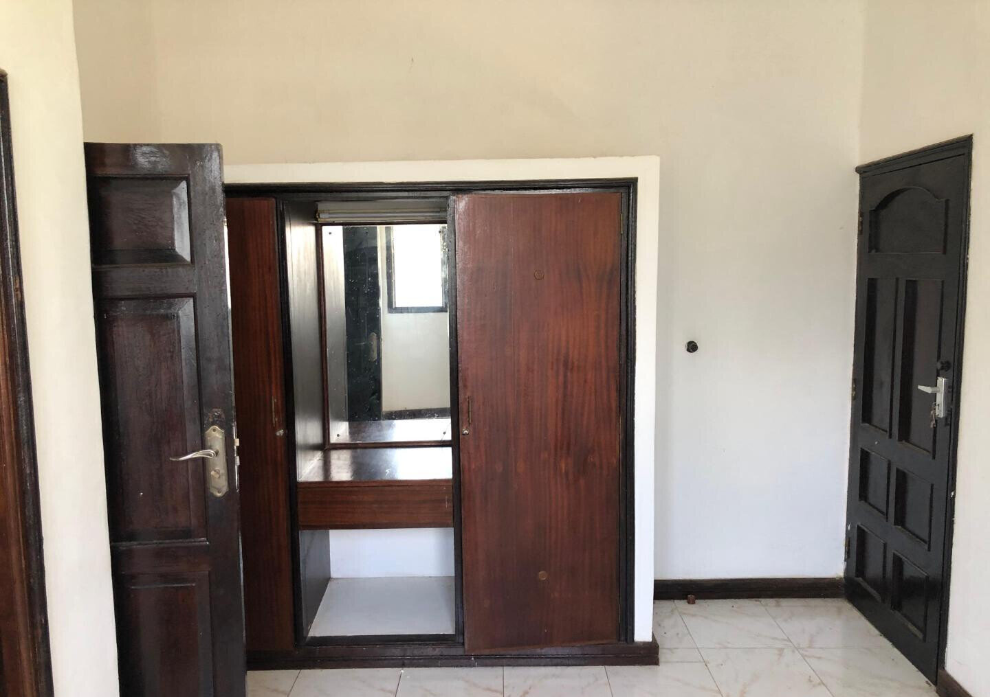 Quarter Acre 3BR Haven with Garden