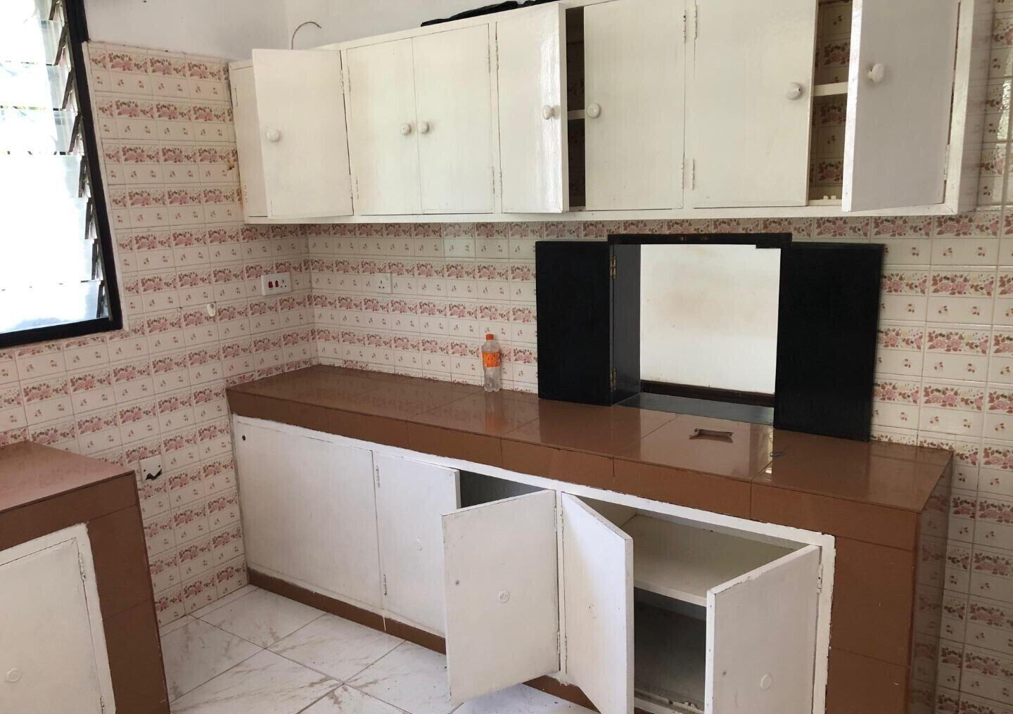 Quarter Acre 3BR Haven with Garden