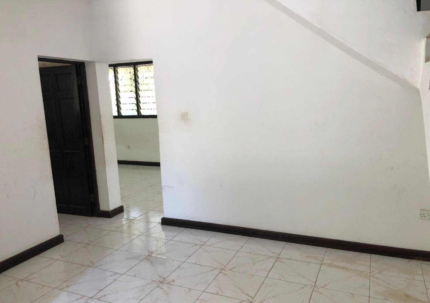 Quarter Acre 3BR Haven with Garden