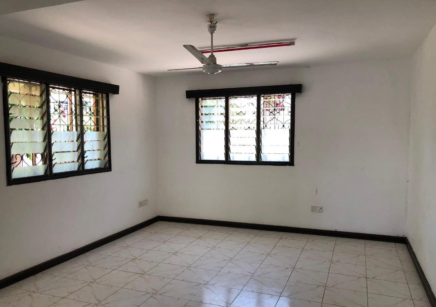 Quarter Acre 3BR Haven with Garden
