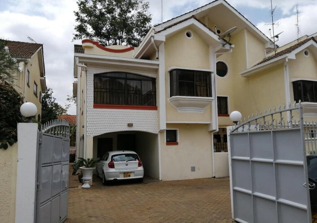 5-Ensuite Townhouse with DSQ & Private Garden - Lavington