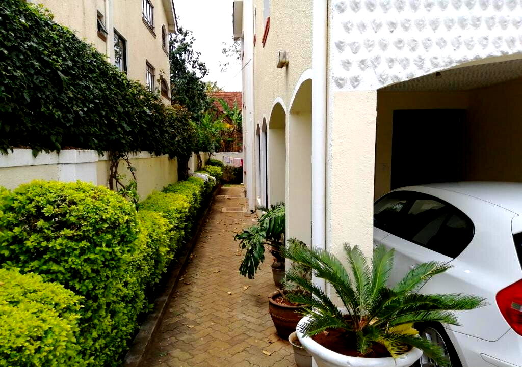 5-Ensuite Townhouse with DSQ & Private Garden - Lavington
