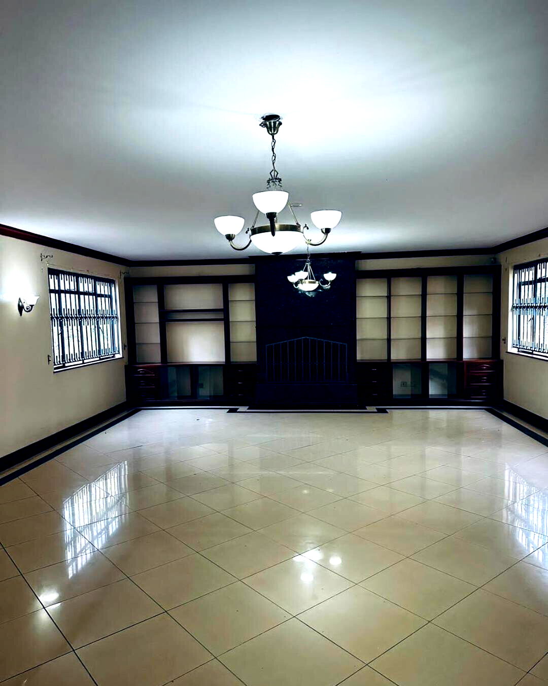 5-Bedroom Townhouse with Pool & Mature Garden – Karen
