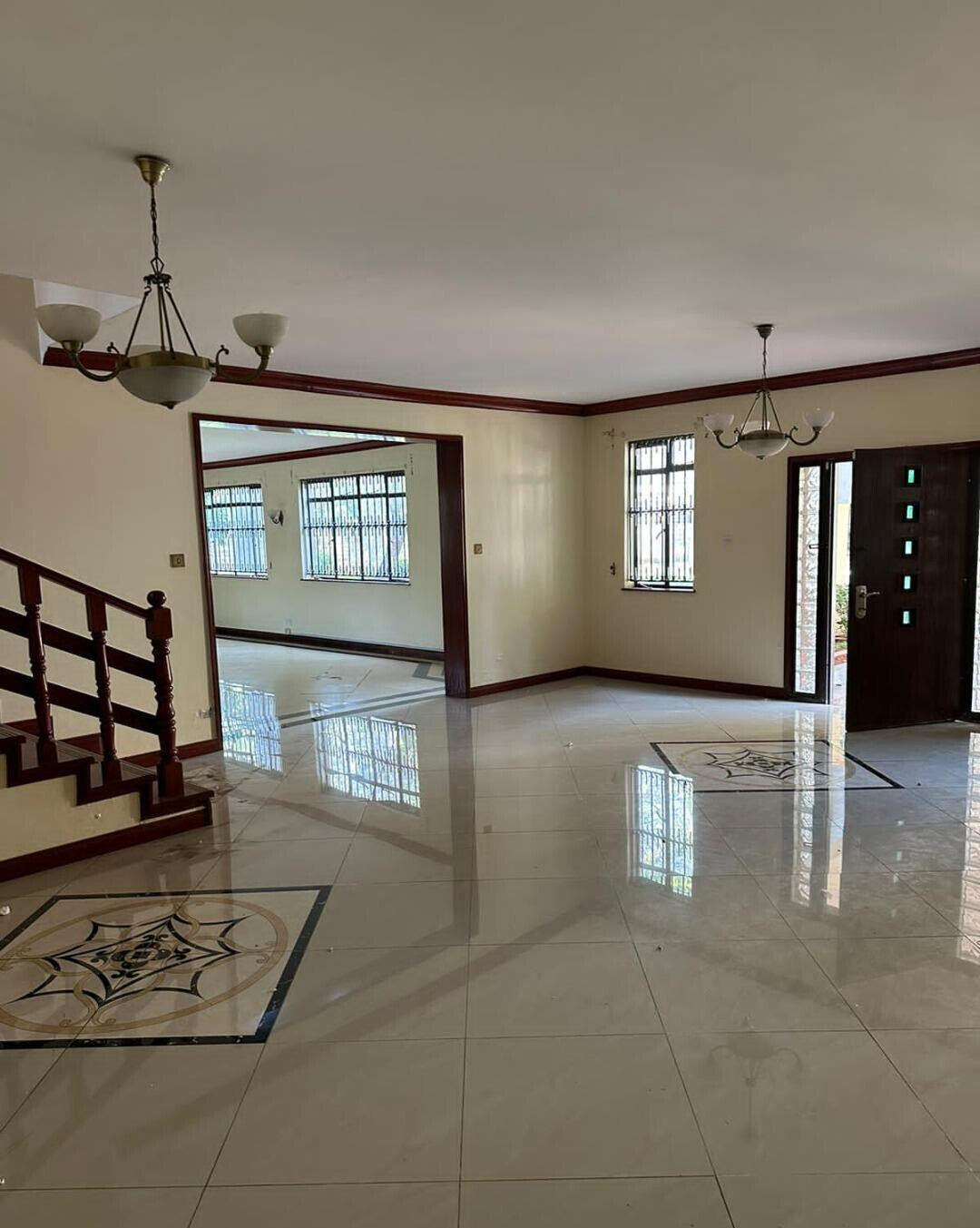 5-Bedroom Townhouse with Pool & Mature Garden – Karen