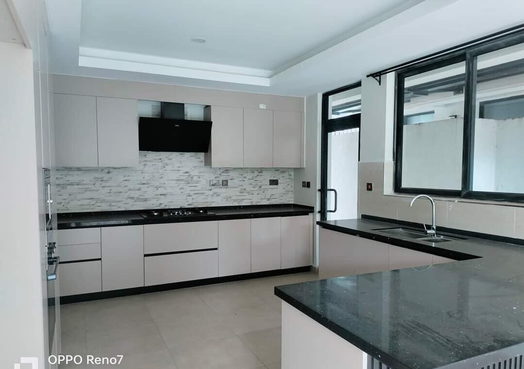 Corner Unit Townhouse with Bigger Garden - Lavington