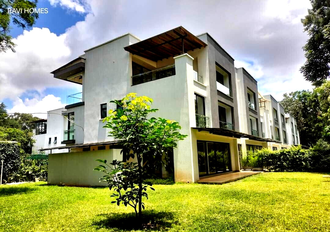 Corner Unit Townhouse with Bigger Garden - Lavington