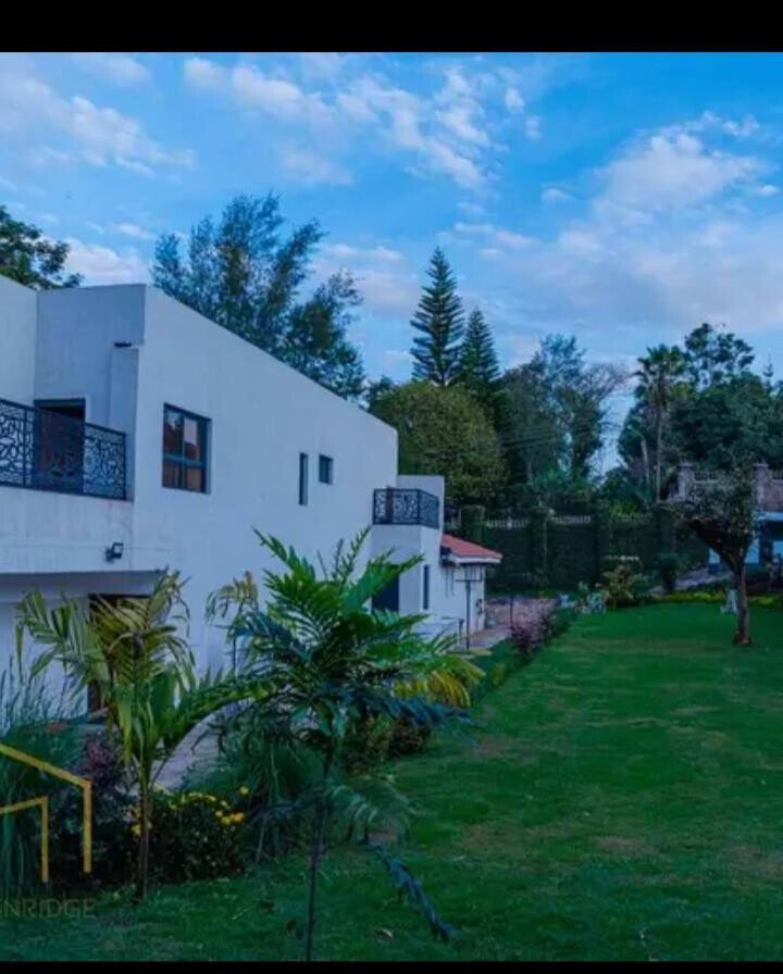 5 En-Suite Townhouse with Heated Pool & Gazebo - Kitisuru
